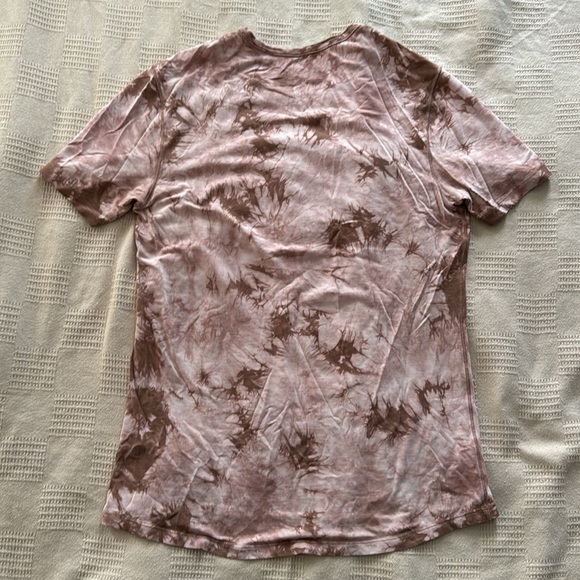 Lululemon t-shirt, size small - Picture 3 of 4